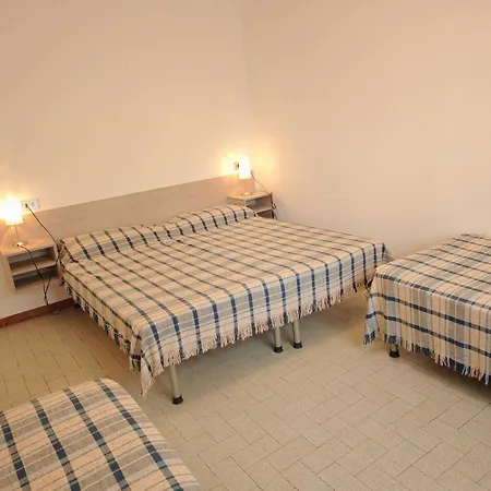 Bright Ground-floor Retreat Near The Sea 利尼亚诺萨比亚多罗