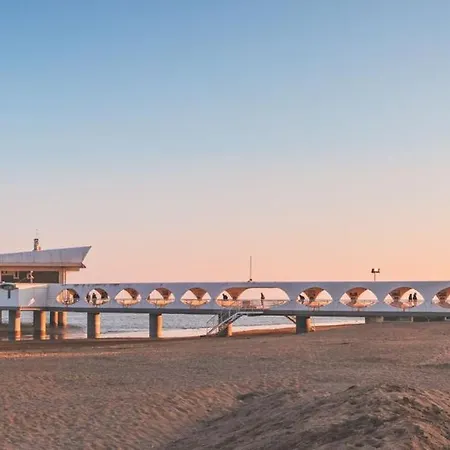 Bright Ground-floor Retreat Near The Sea Apartmán